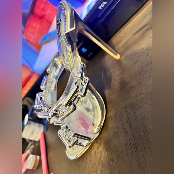 Silver Chain link up heel - Picture 4 of 8